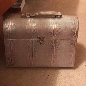 Sliver Makeup kabootle